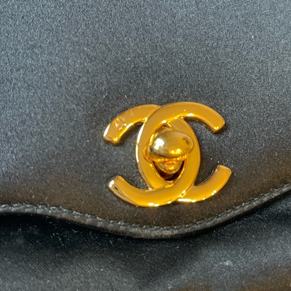 Chanel Vintage Mini CC Turn-lock Flap Party Bag - Picture 11 of 12